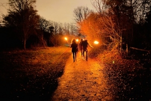 Fackel-Glühwein-Wanderung Frankfurt - Romantische Lichter, flackernde Schattenspiele & Stadtgeschichten